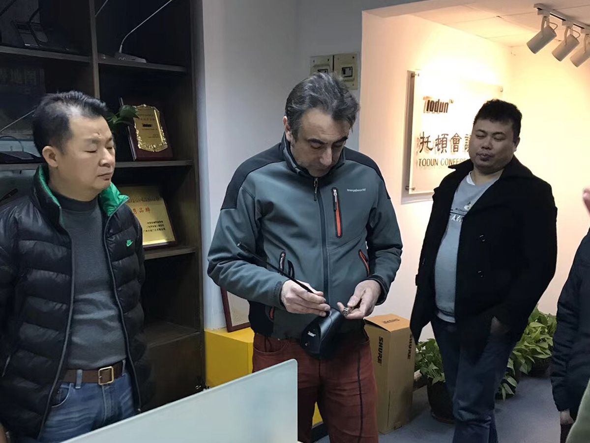 西班牙客戶到(dào)訪托頓